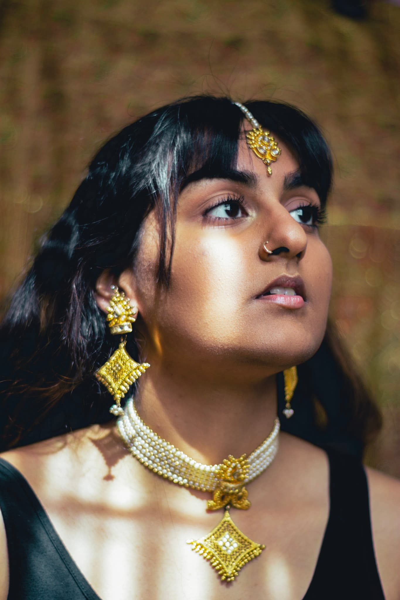 girl looking dramatically to the side